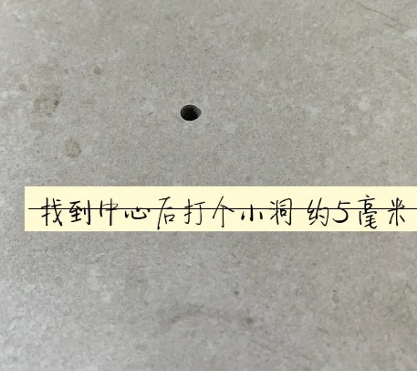 鹤壁市瓷砖空鼓维修公司专业解答在瓷砖铺贴过程中，如果砂料搅拌不均匀，将会带来以下问题